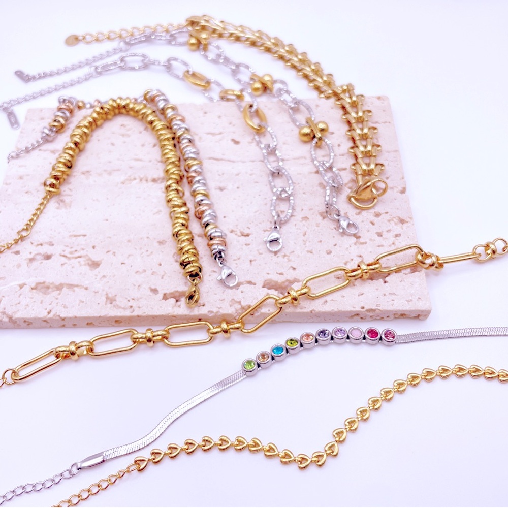 FRESH FAVES & MUST HAVES ✨✨✨ - Picture 4 of 5